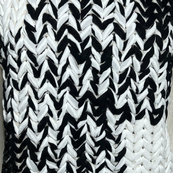 Zara black white and ivory angora blend sweater size M - Picture 8 of 8